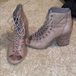 Steve Madden Heels Size 7.5